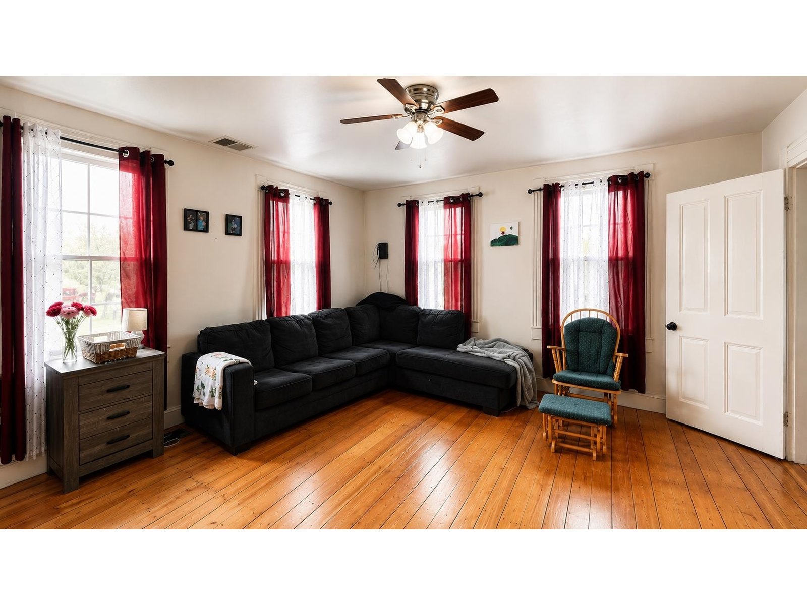 15 Daniels Road W