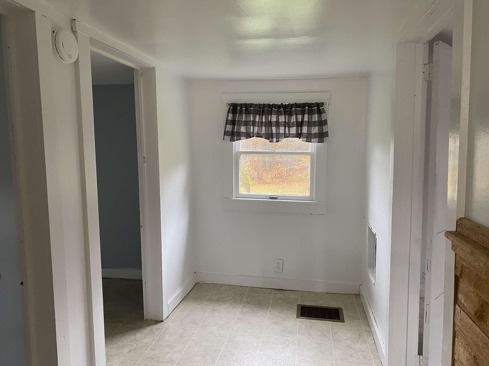 15 Daniels W Road
