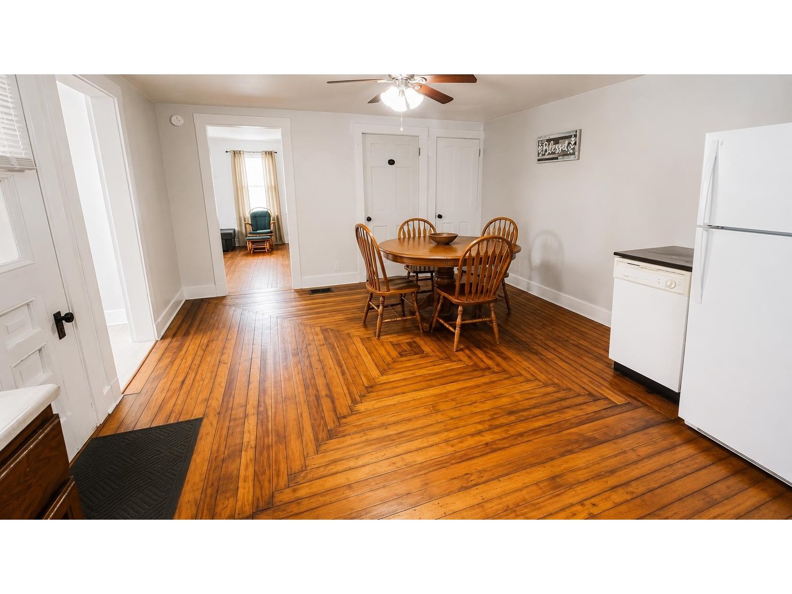 15 Daniels W Road
