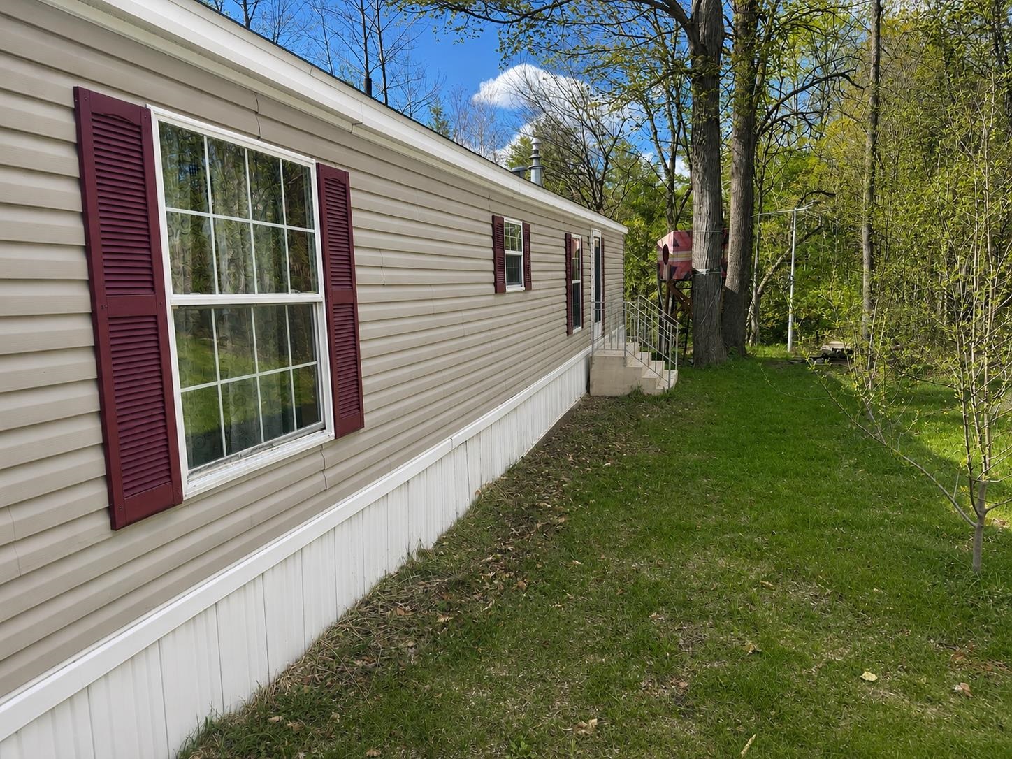 15 Lindbergh Avenue