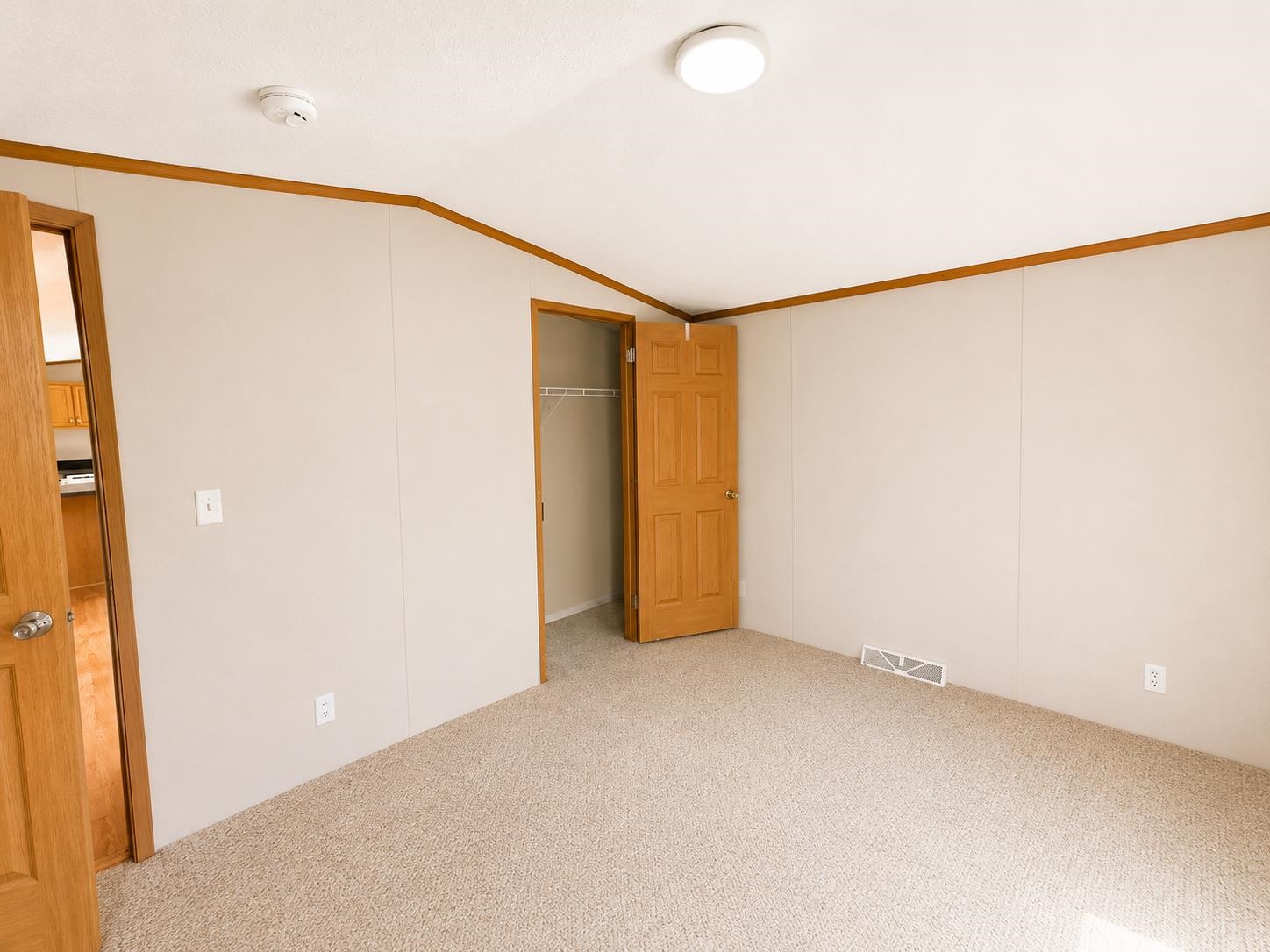 15 Lindbergh Avenue