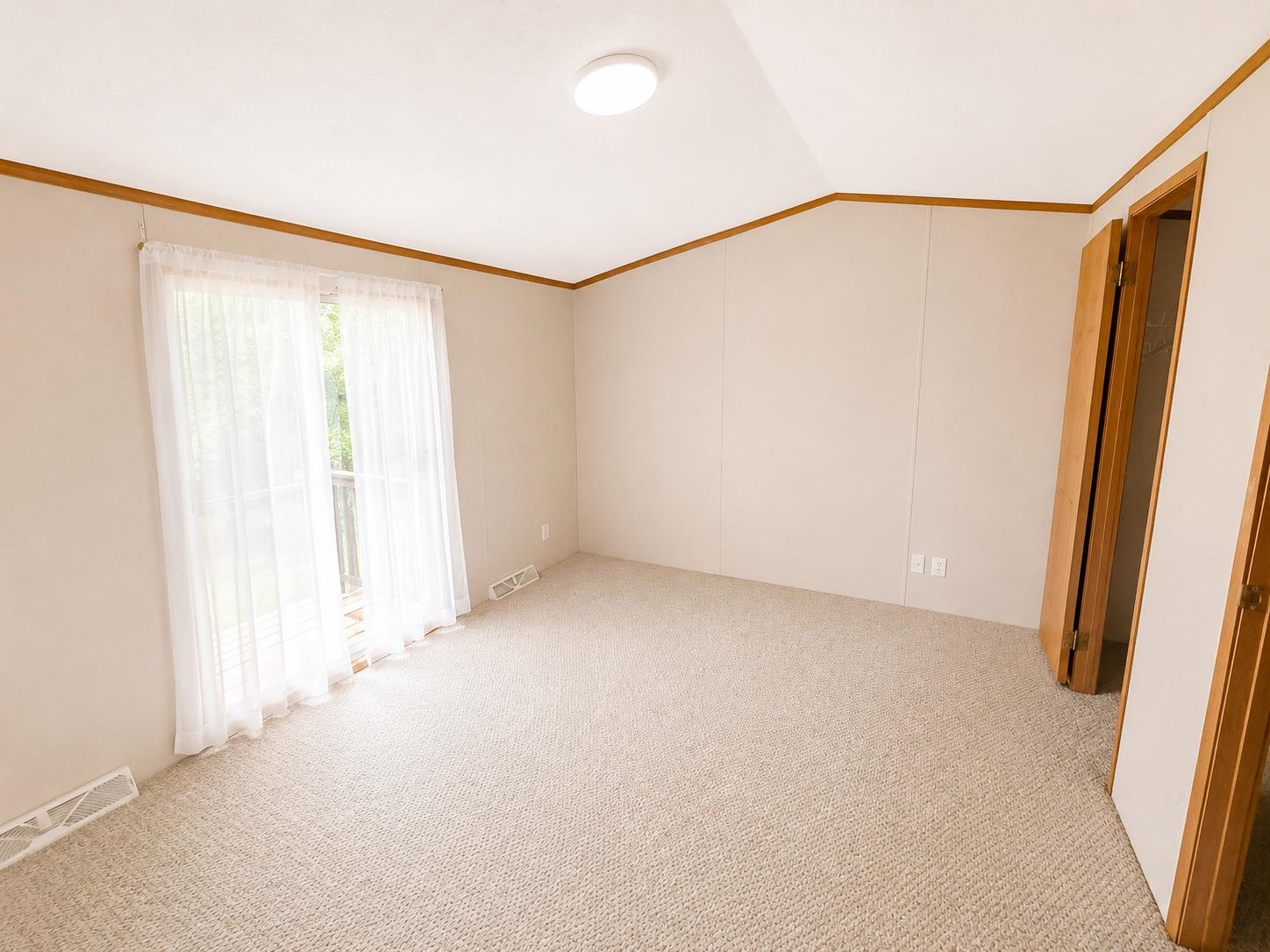 15 Lindbergh Avenue