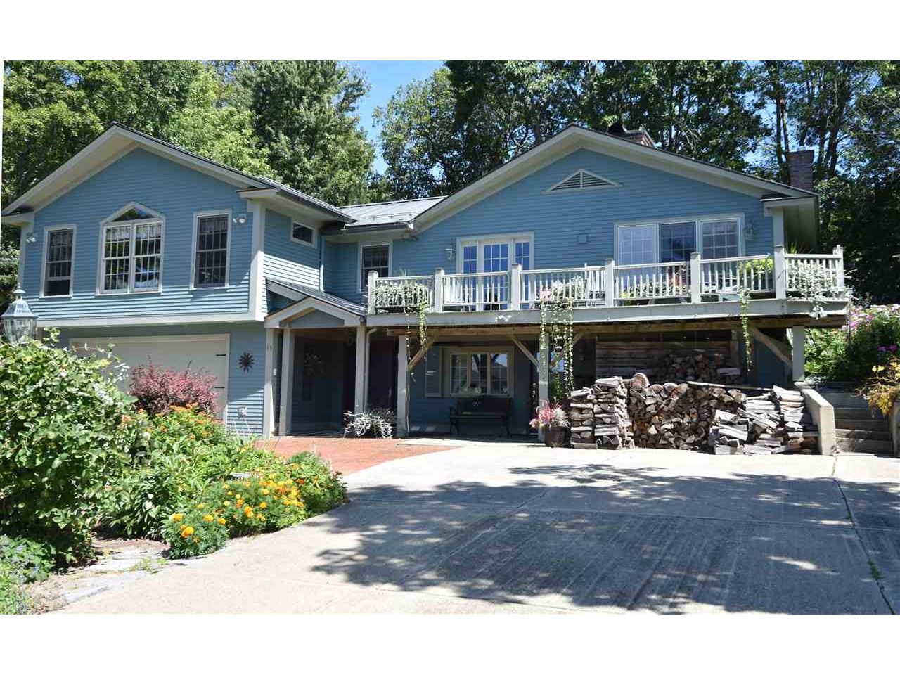 15 Maple Manor