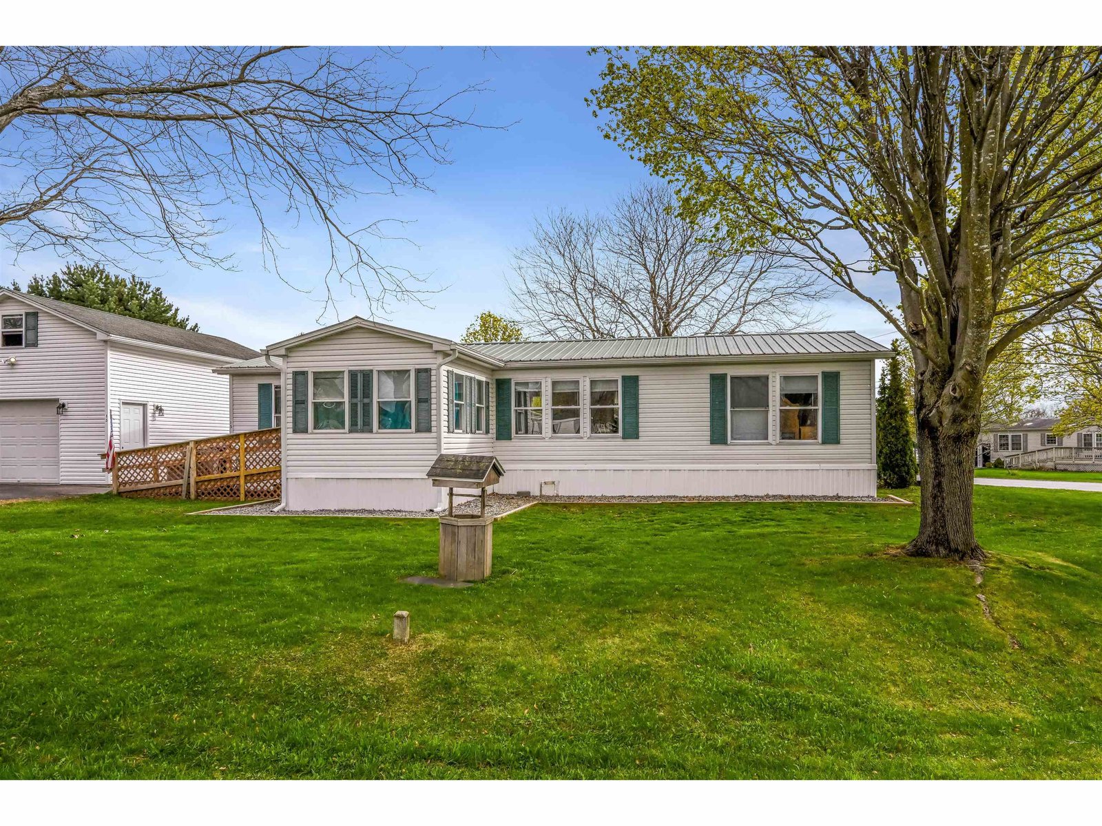 15 Marc Avenue