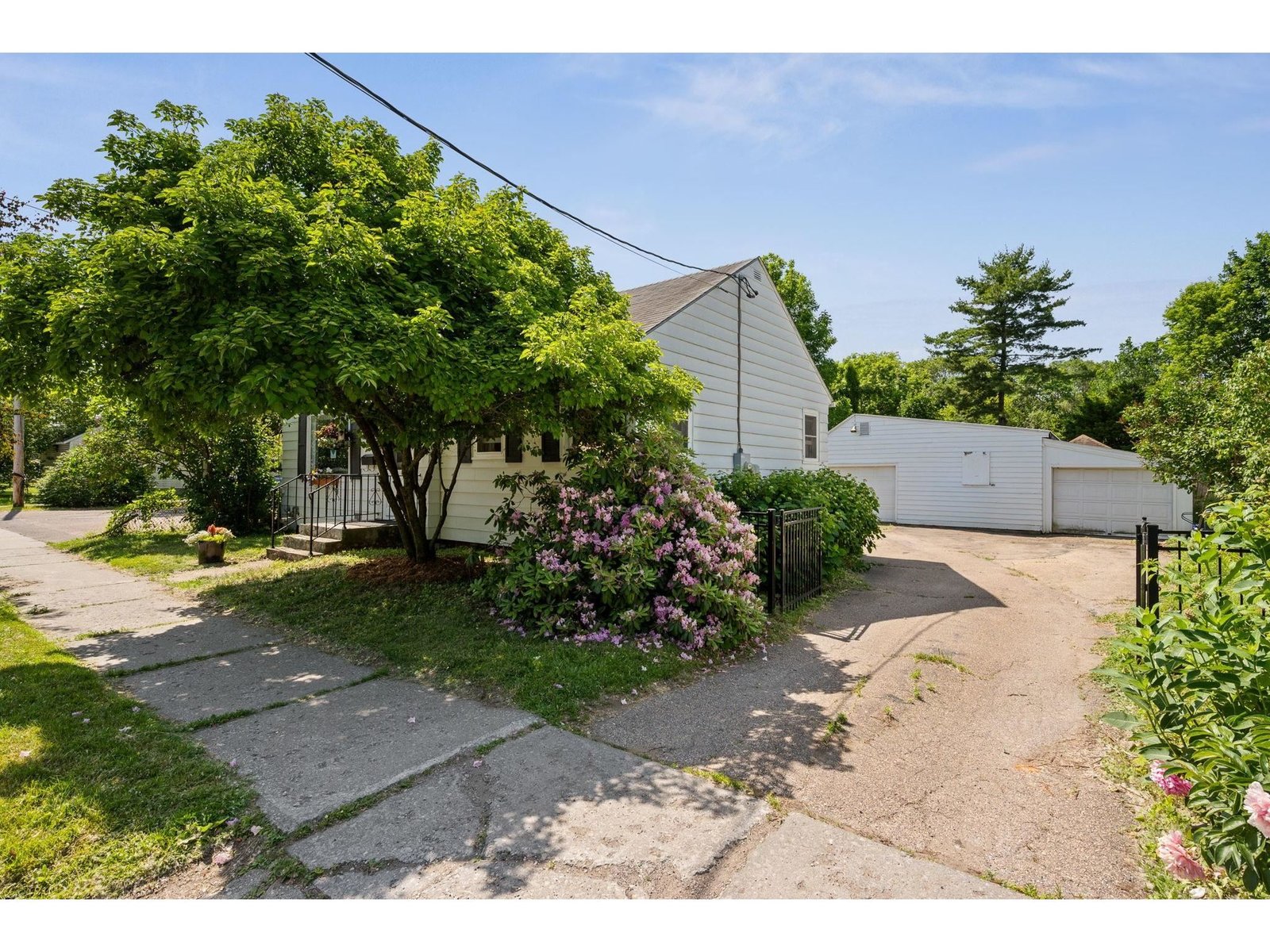 15 Oak Street