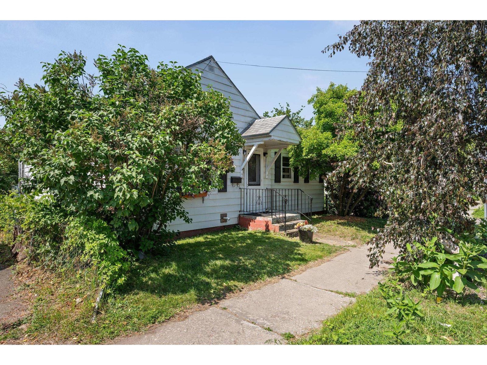 15 Oak Street