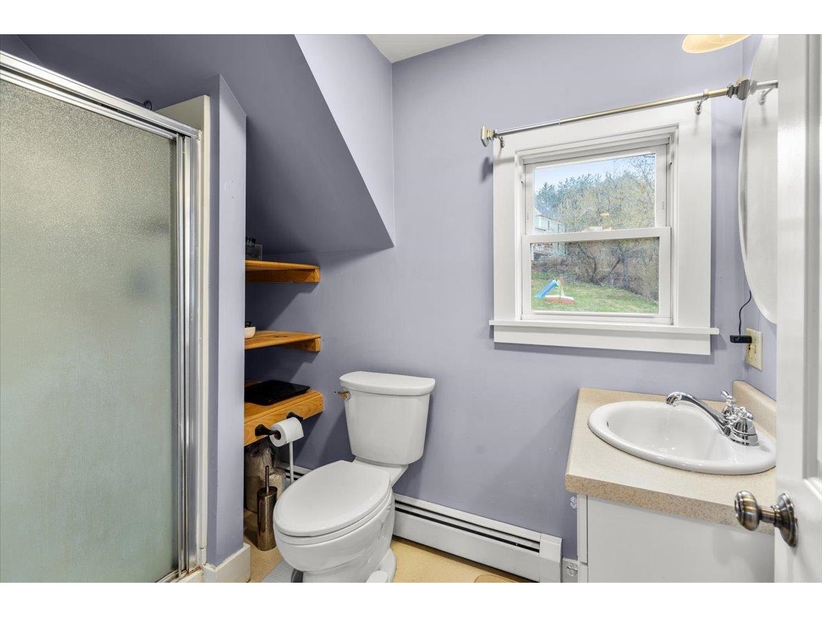 2nd floor 3/4 bath