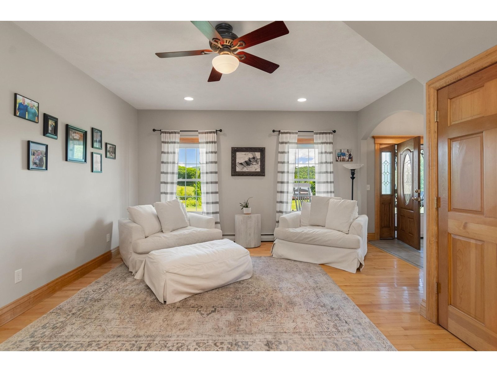 Den/Sitting Room