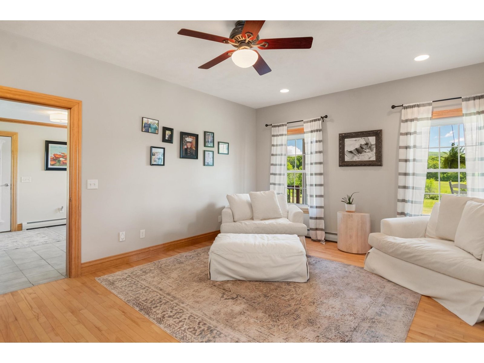 Den/Sitting Room