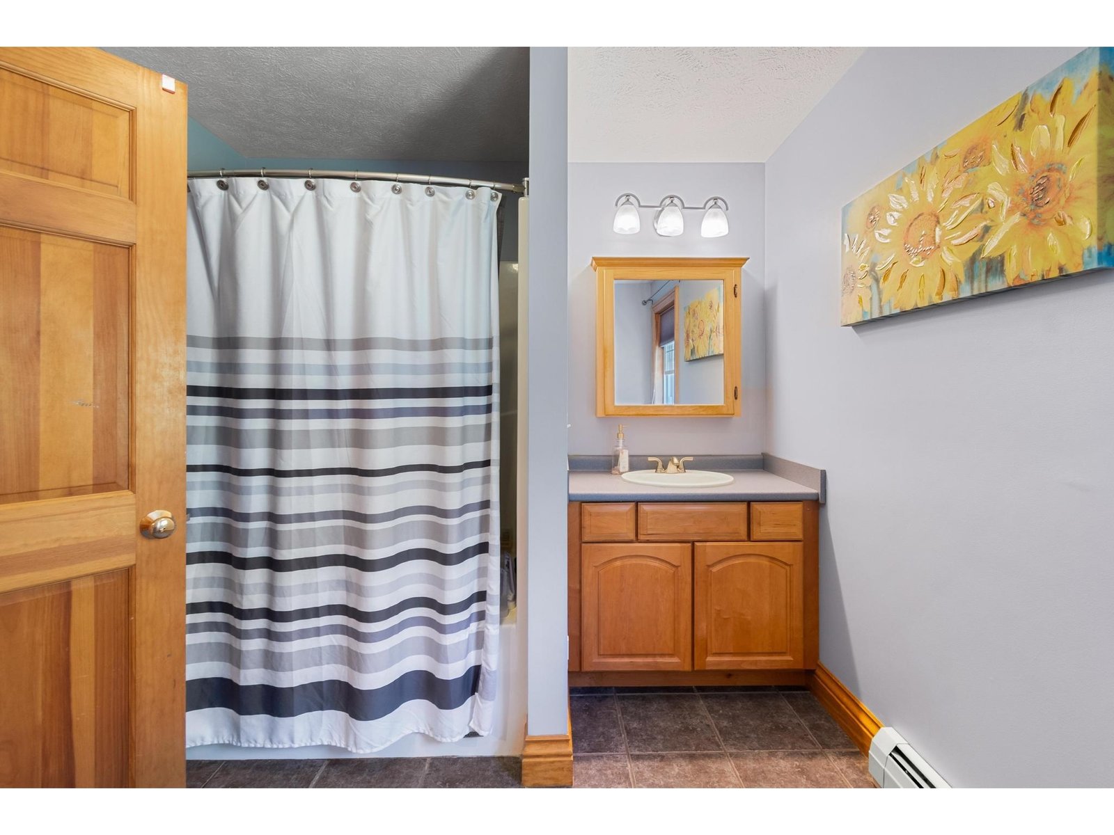 Full Bath & Laundry