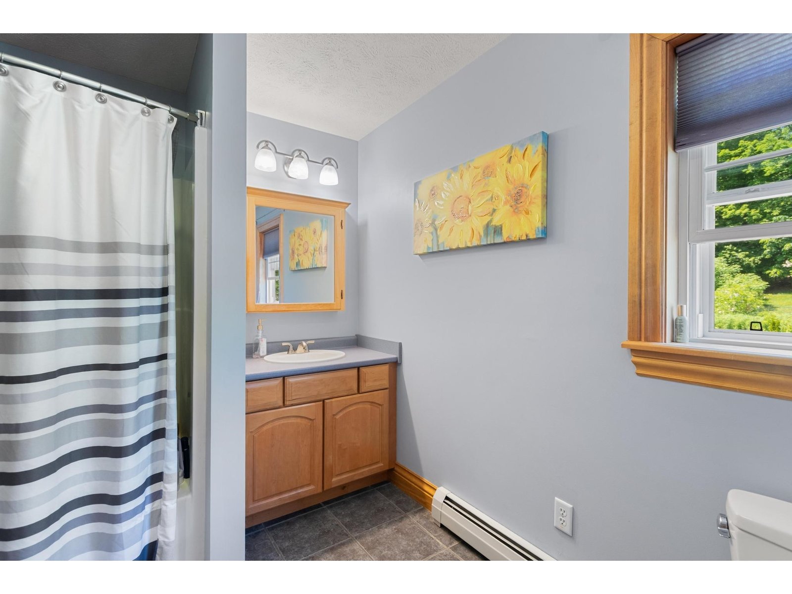 Full Bath & Laundry