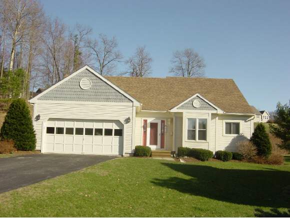 15 Walnut Ln