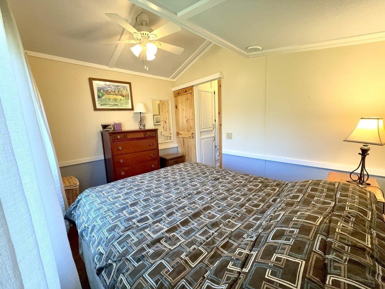 15 Whites Lane, Unit Ave B