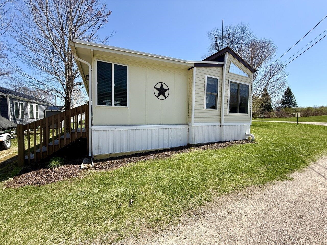 15 Whites Lane, Unit Ave B