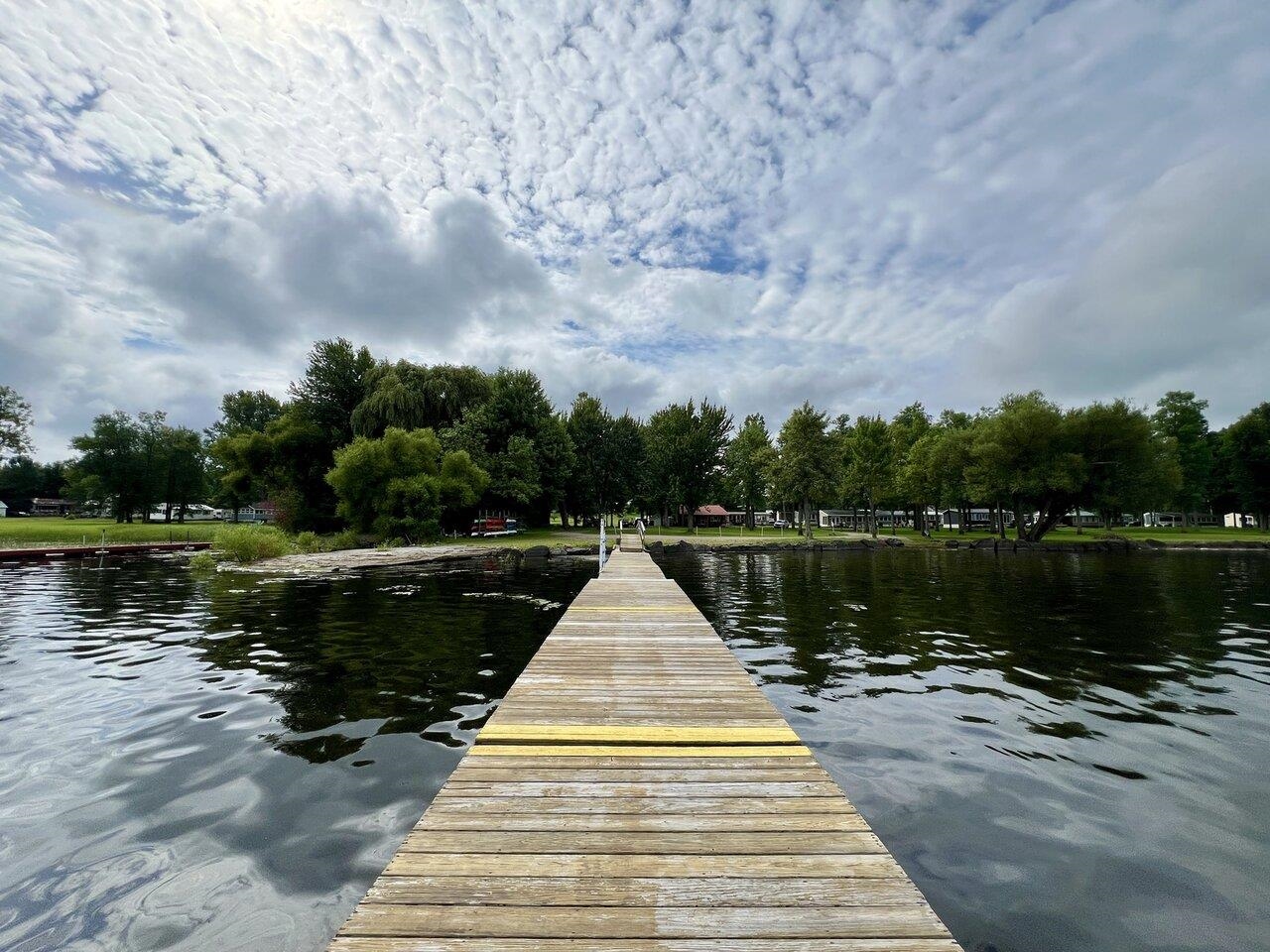 500 ft of shoreline