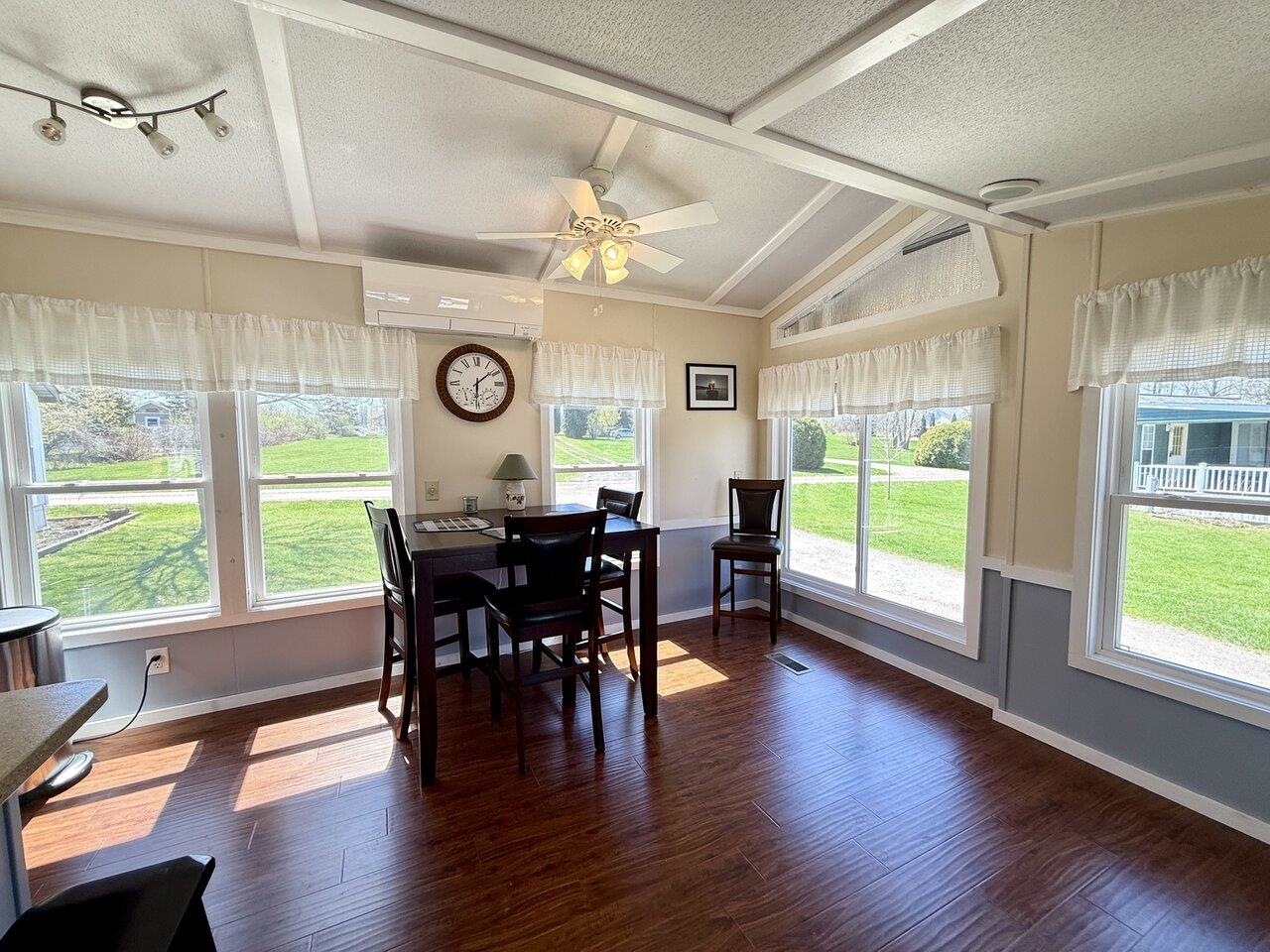 15 Whites Lane, Unit Ave B