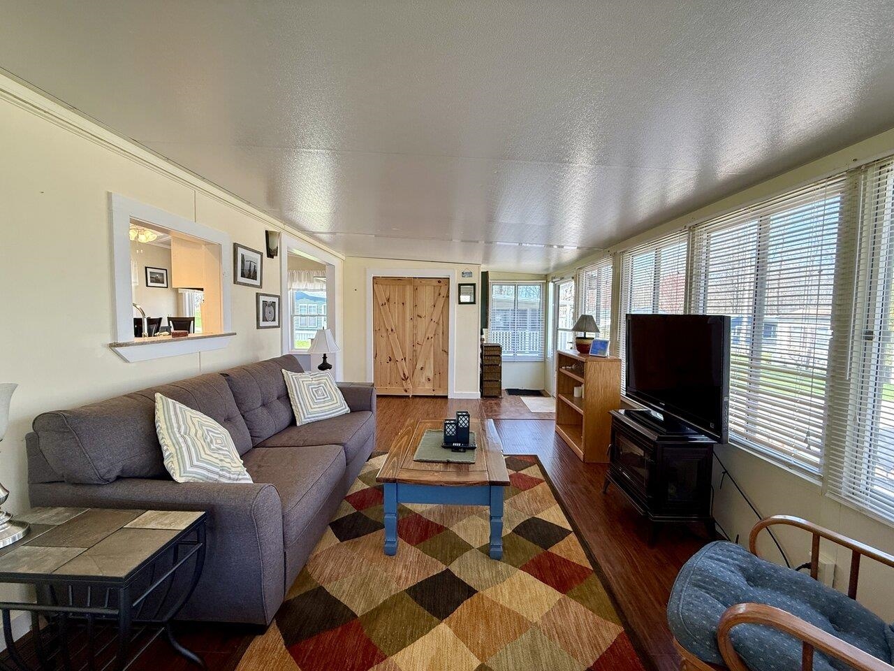 15 Whites Lane, Unit Ave B