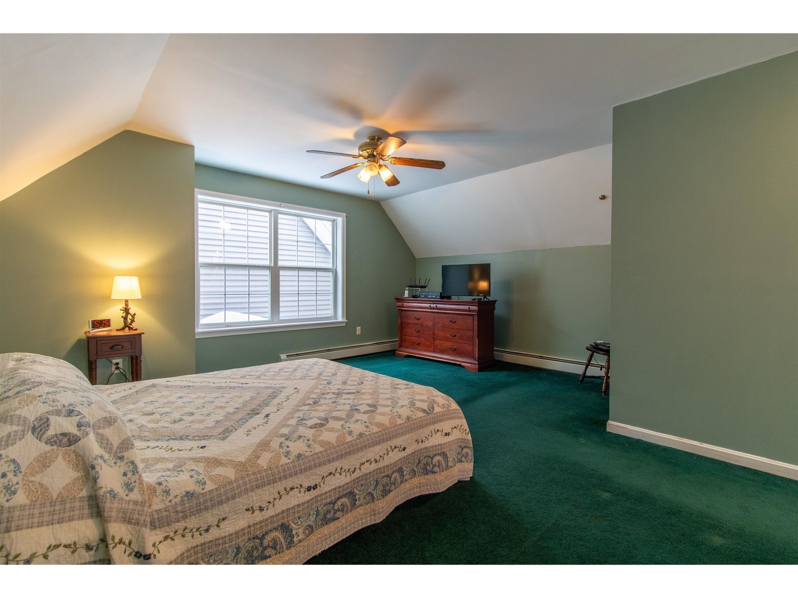 2nd floor bedroom