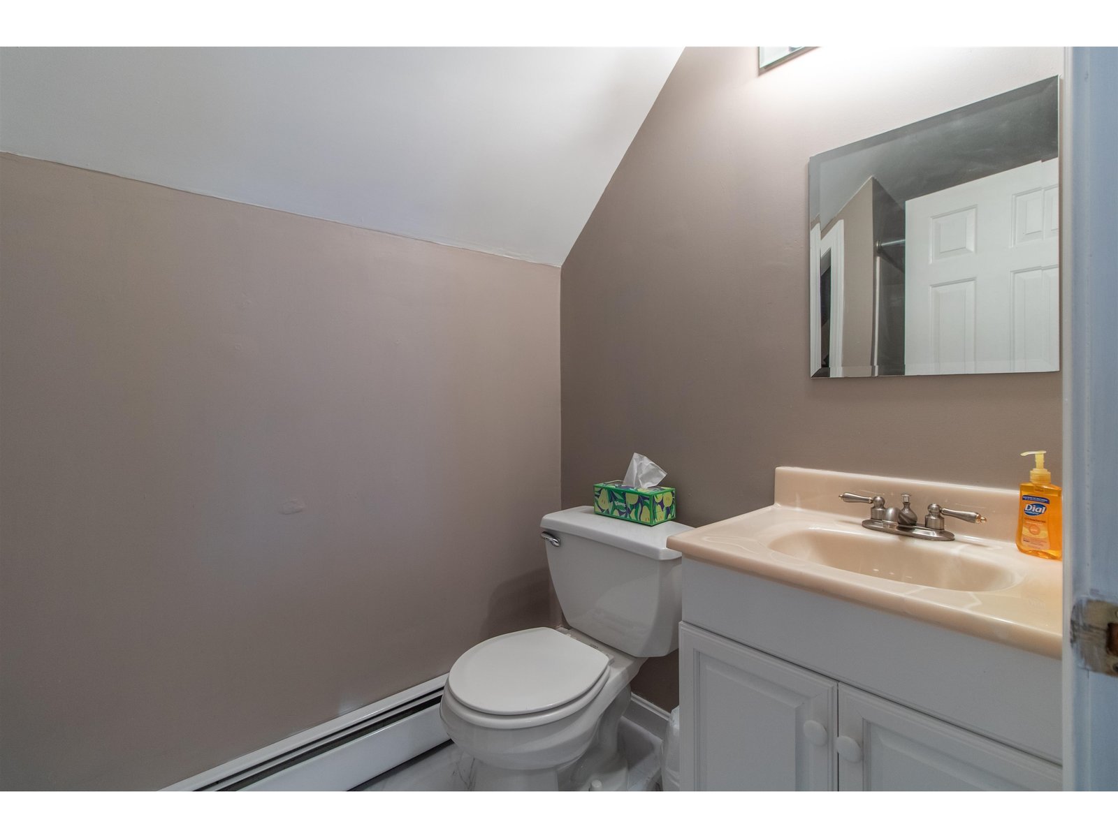 2nd floor 3/4 bath