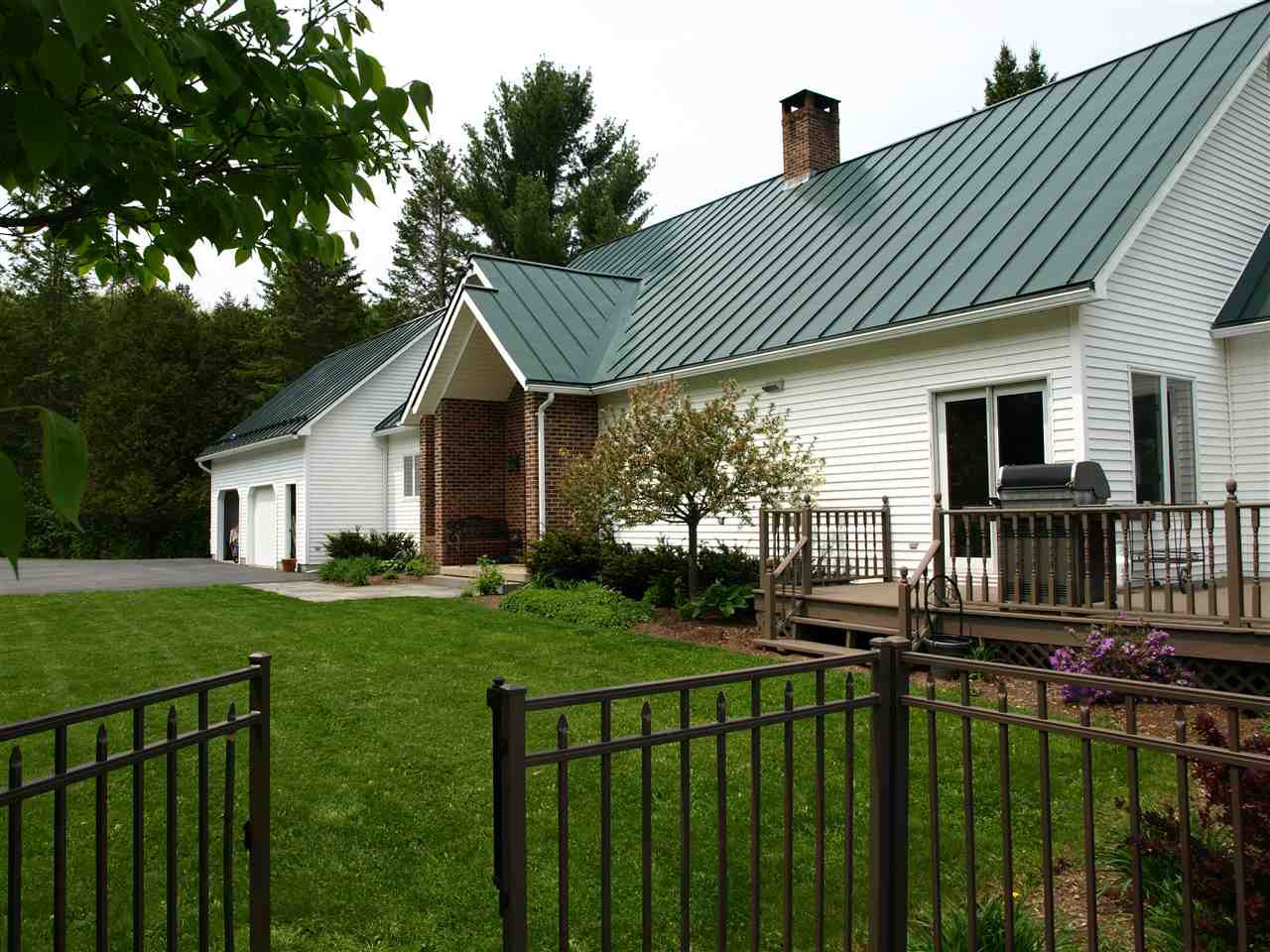 1504 Lake Road