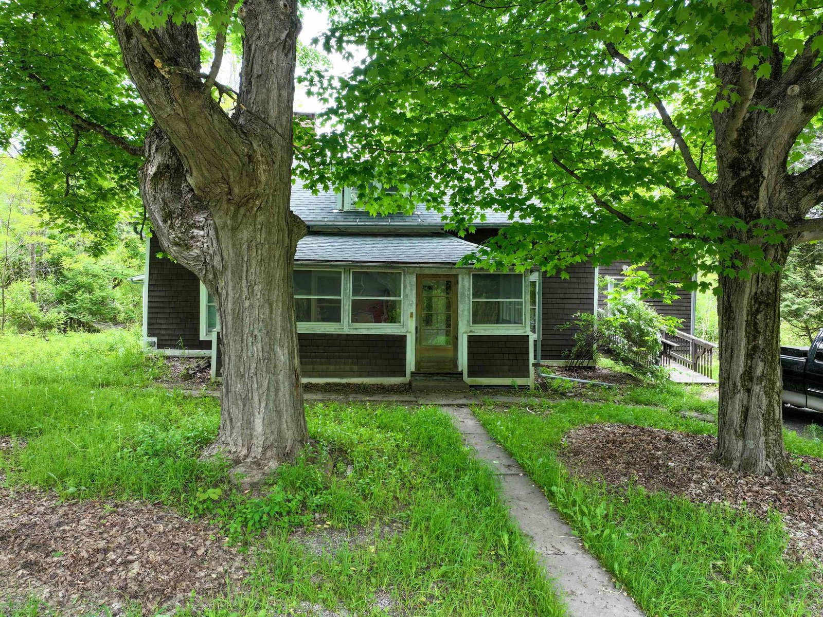 1519 Delong Road, Cornwall