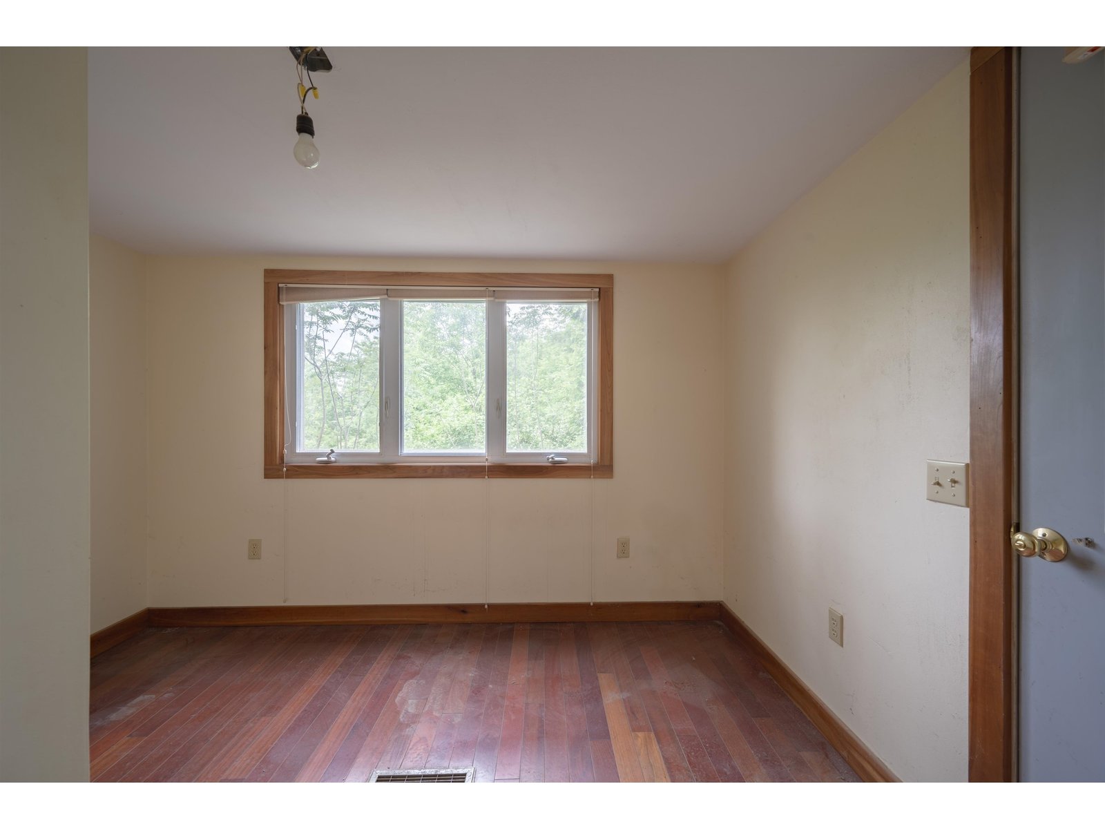 1519 Delong Road