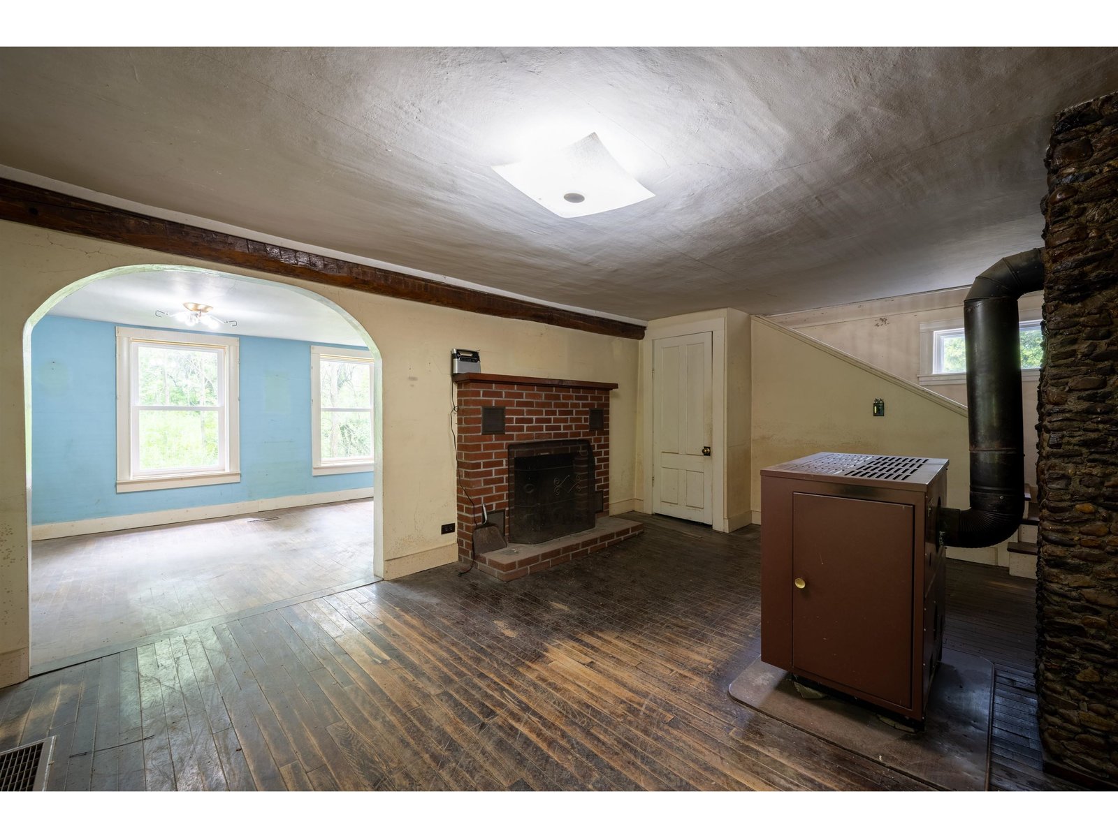 1519 Delong Road