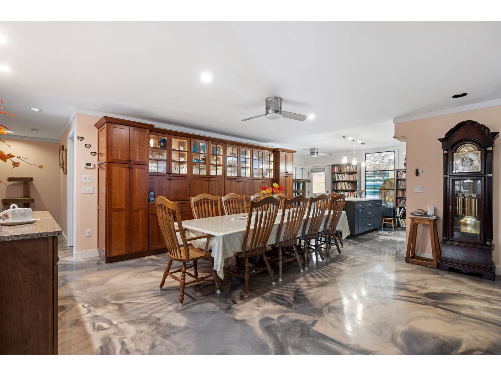 Dining to bedrooms