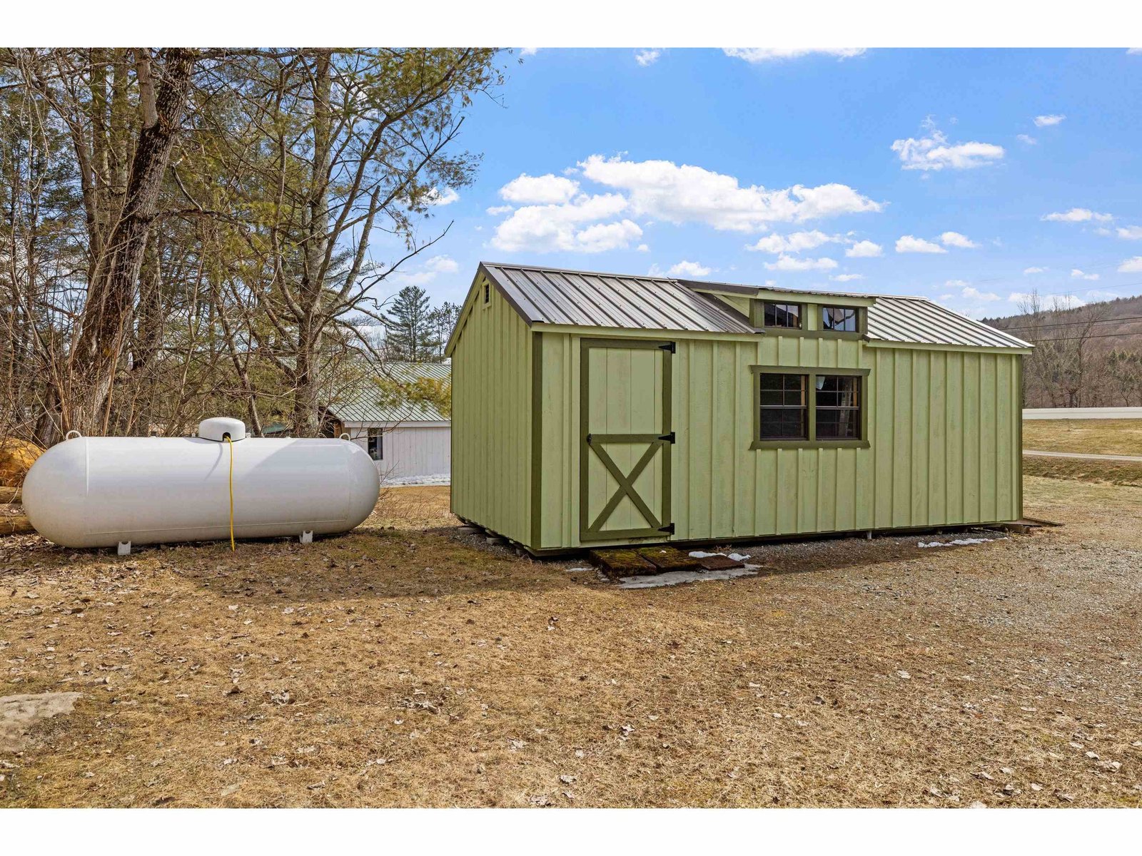 Solid shed