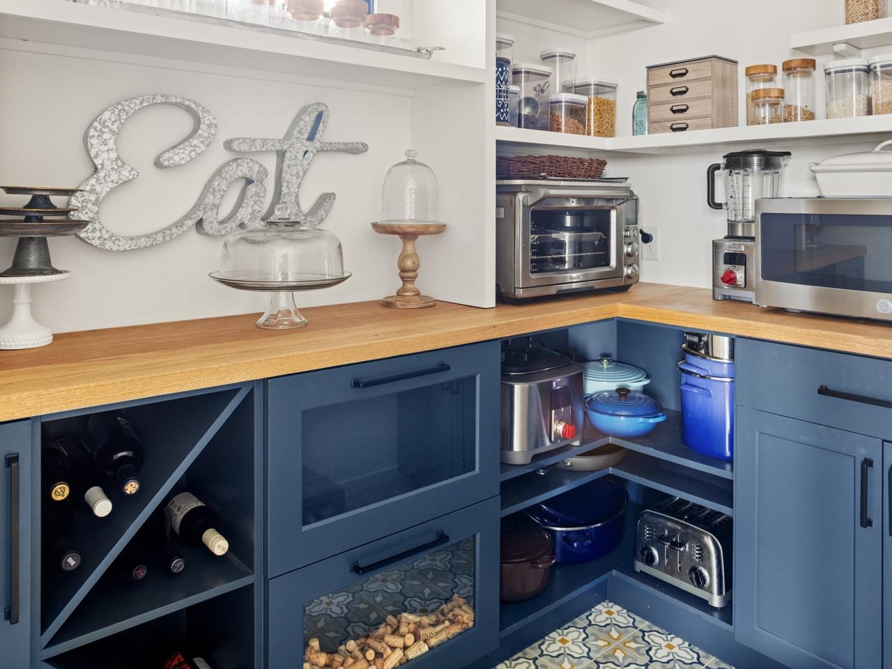 Walk-in pantry