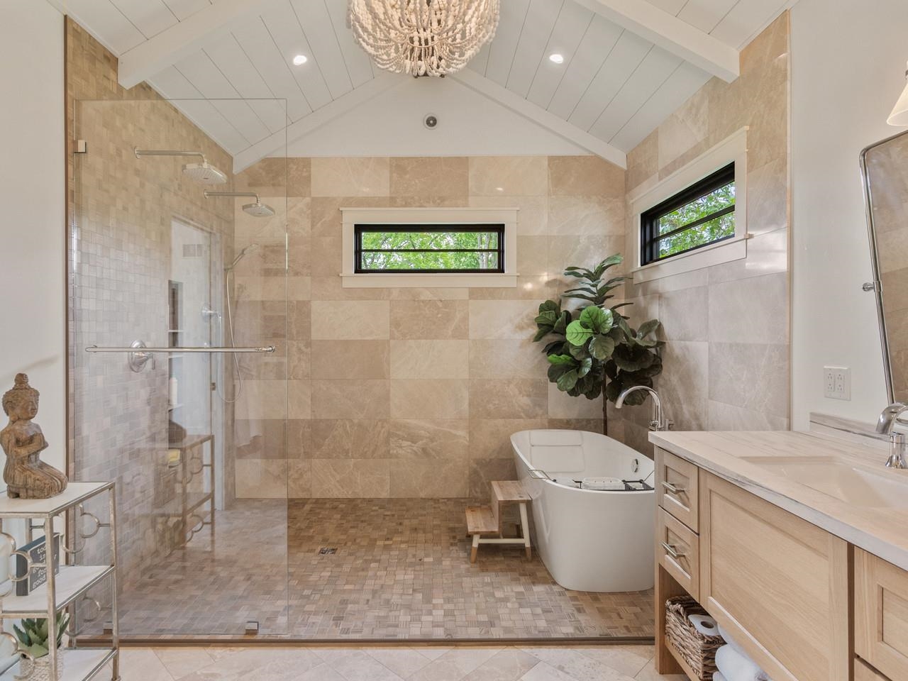 Luxurious bath