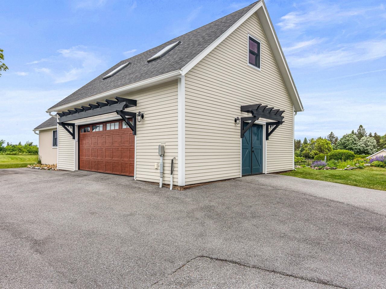 Barn/garage