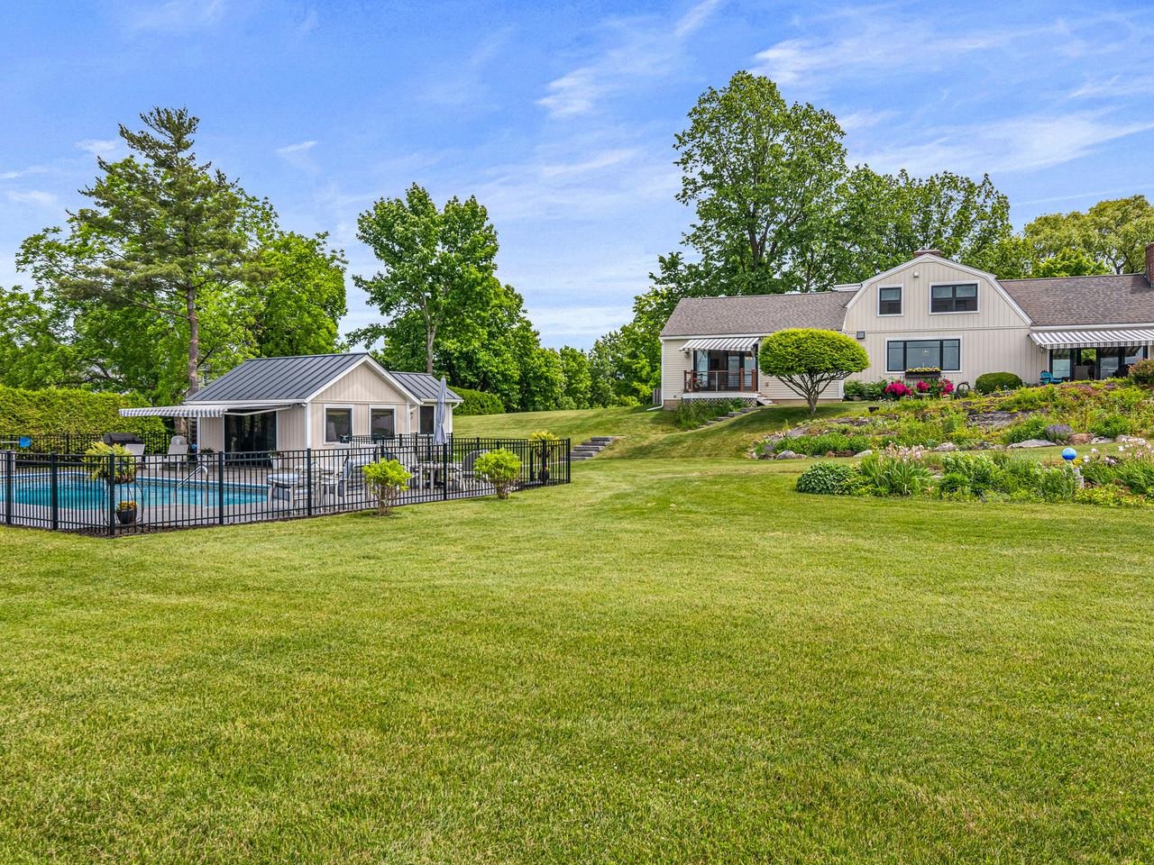 6 acres to enjoy