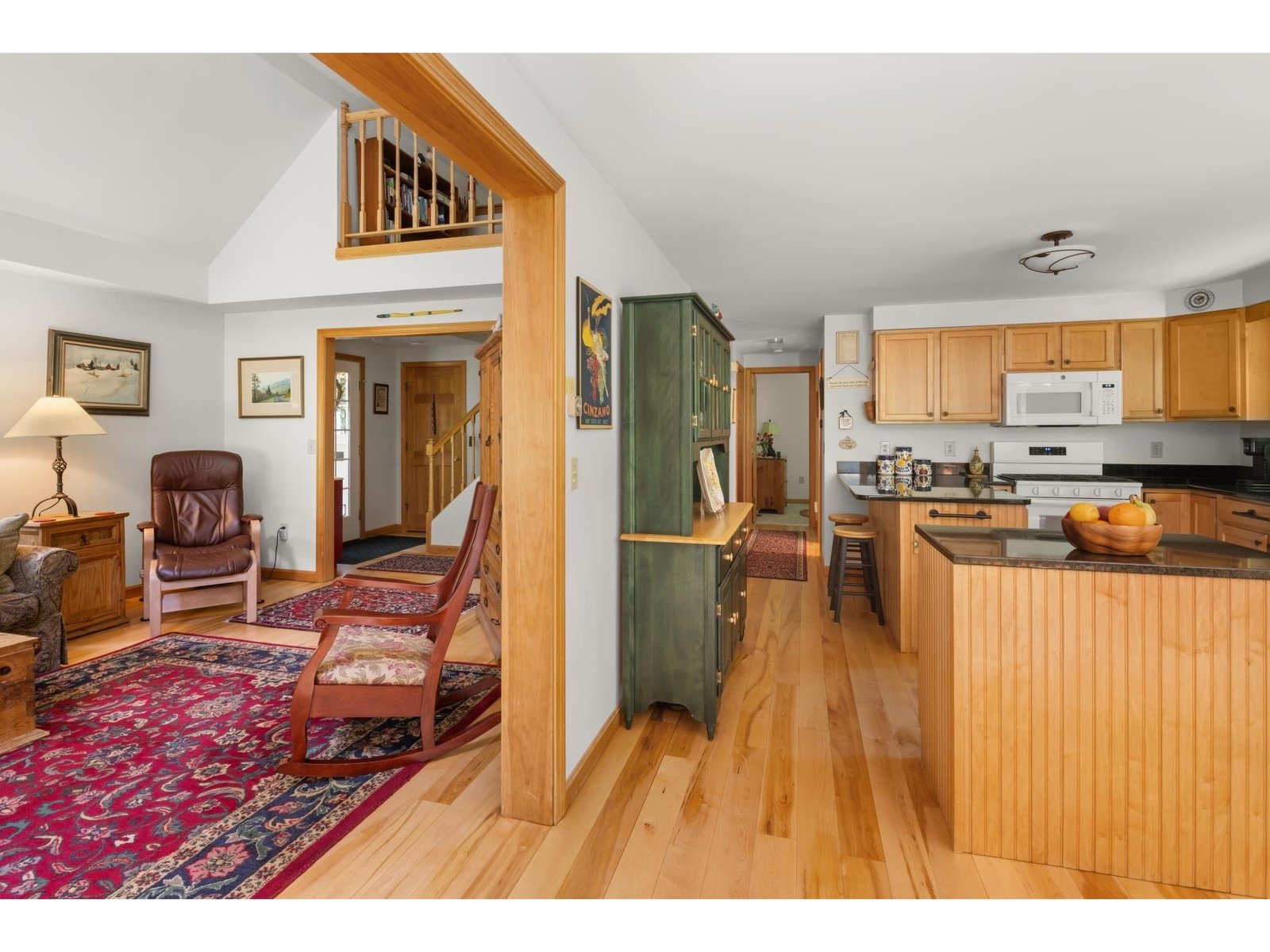 Living and kitchen to bedrooms