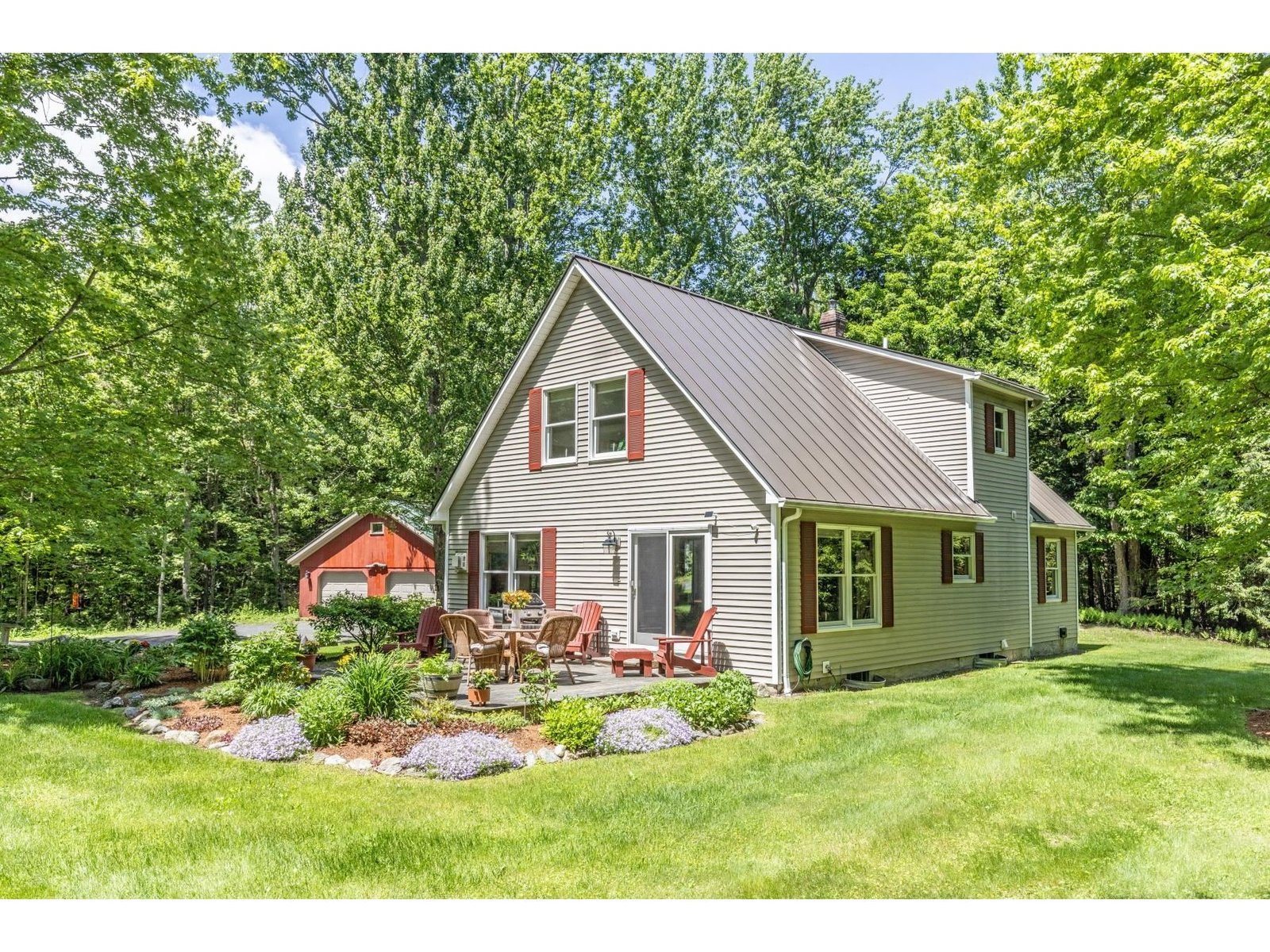 House with garage