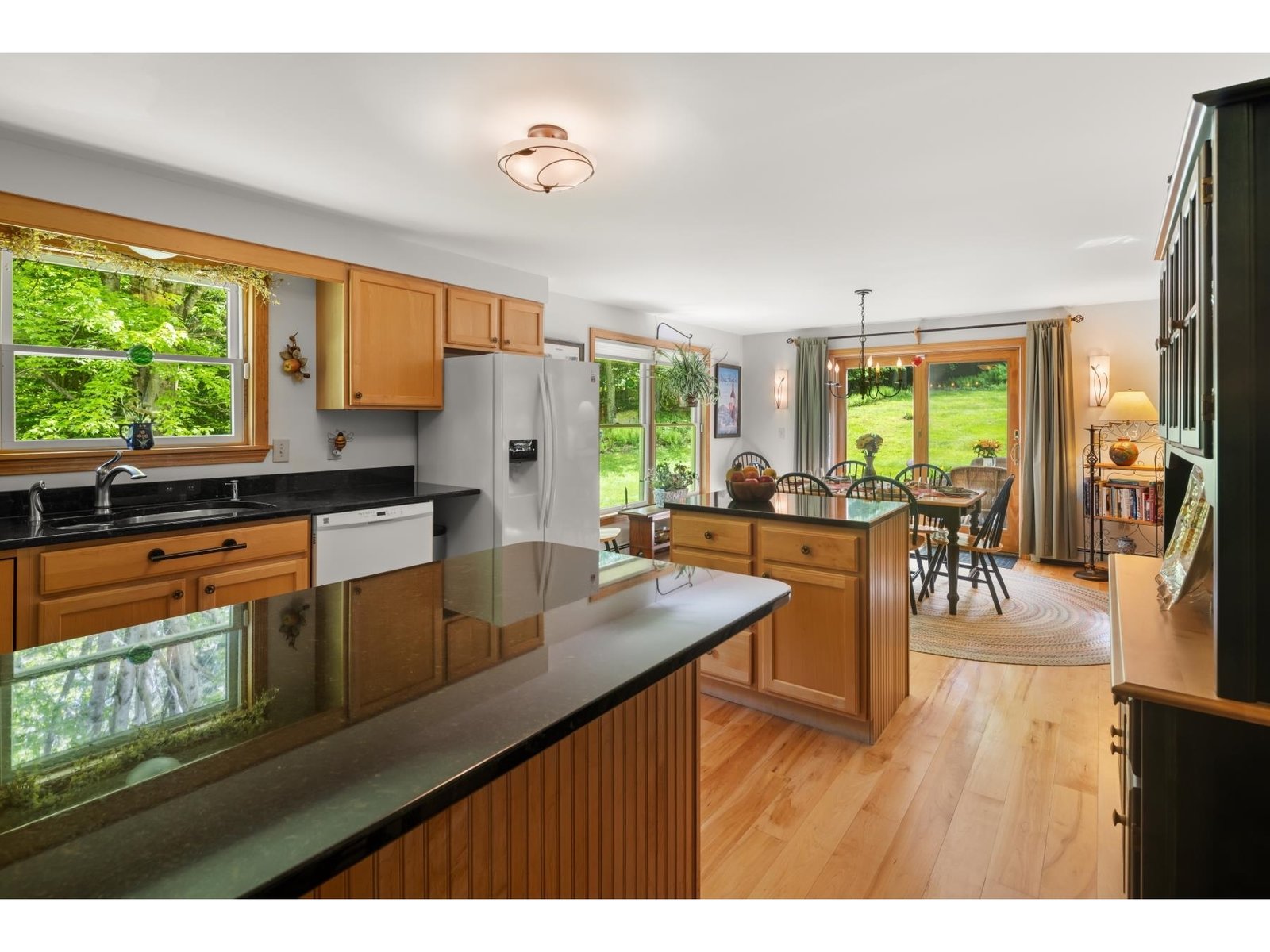 Kitchen with peninsula & island