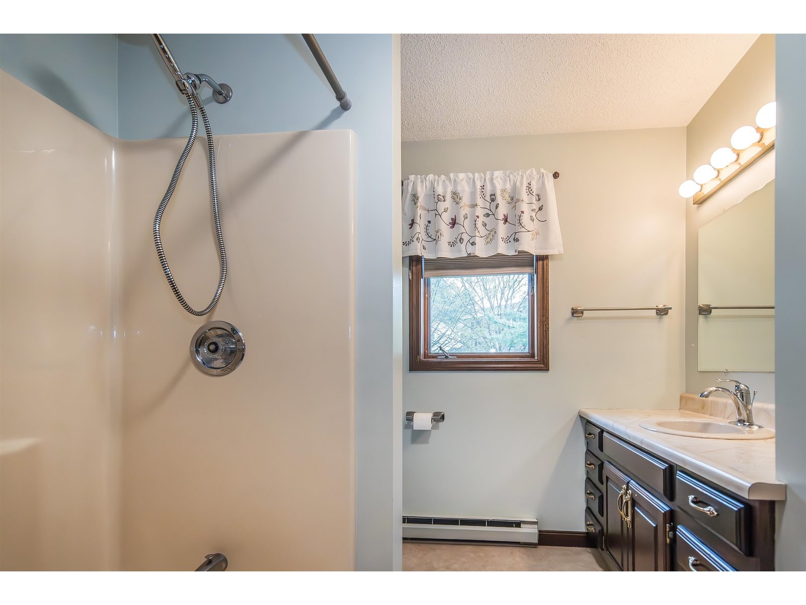 155 Dorr Drive, Unit Condo Unit #18