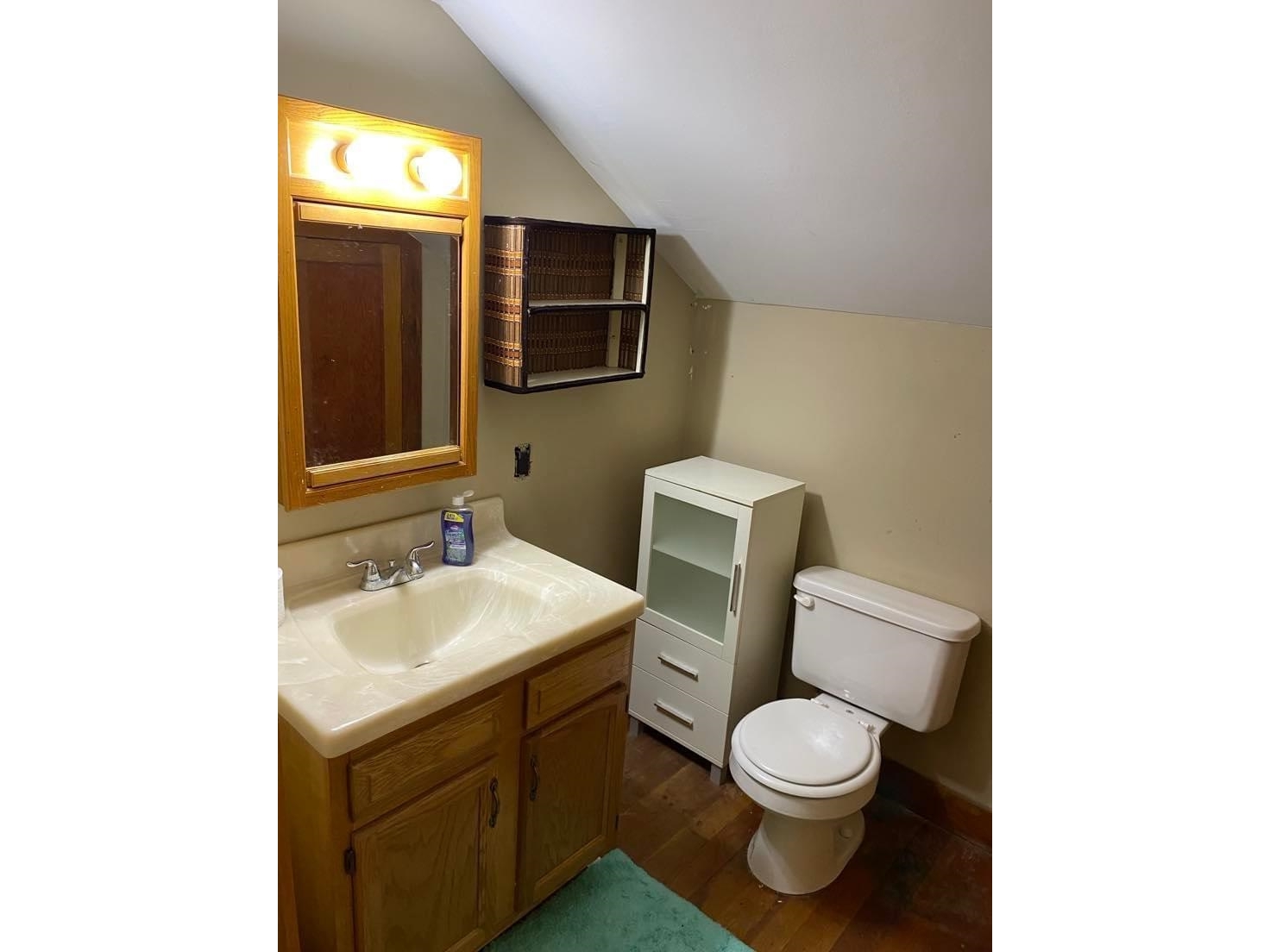 Half bath in MB