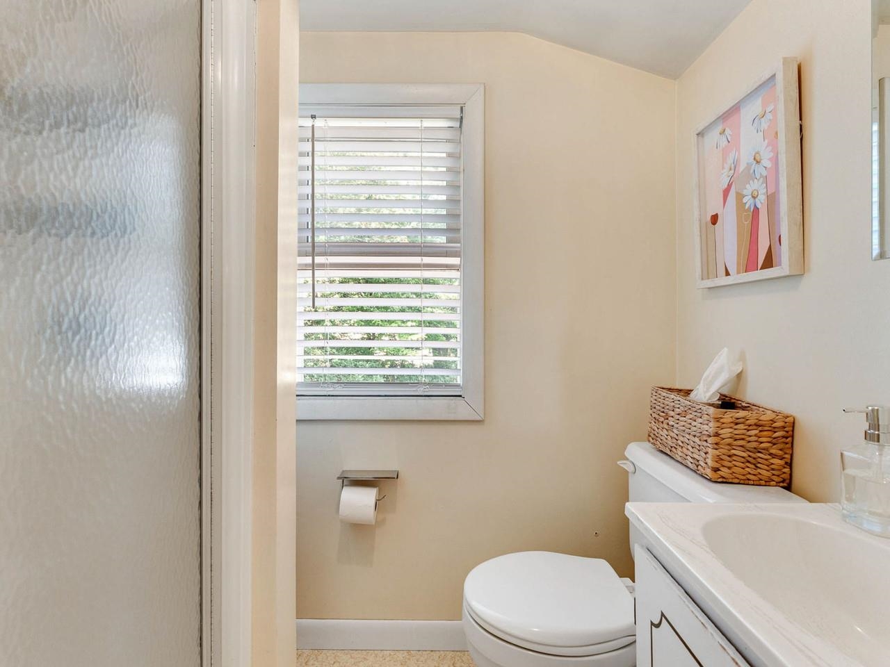 2nd floor 3/4 bath