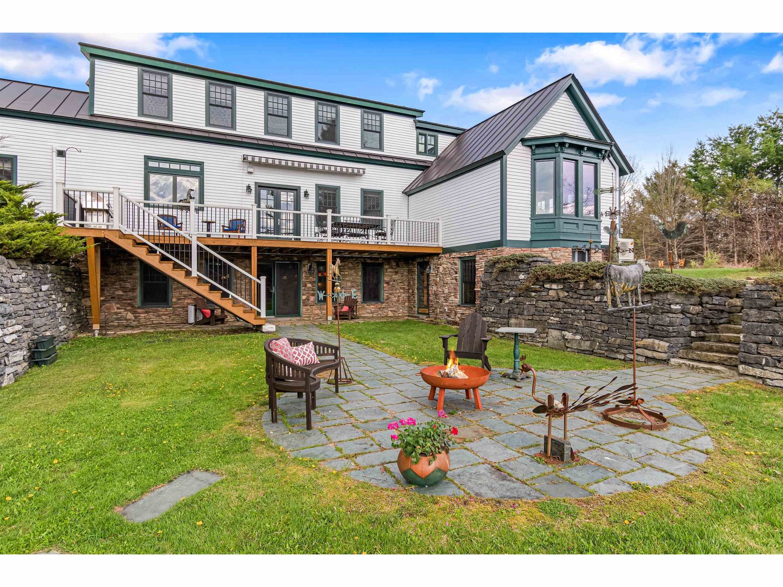 Inviting Central Back Patio