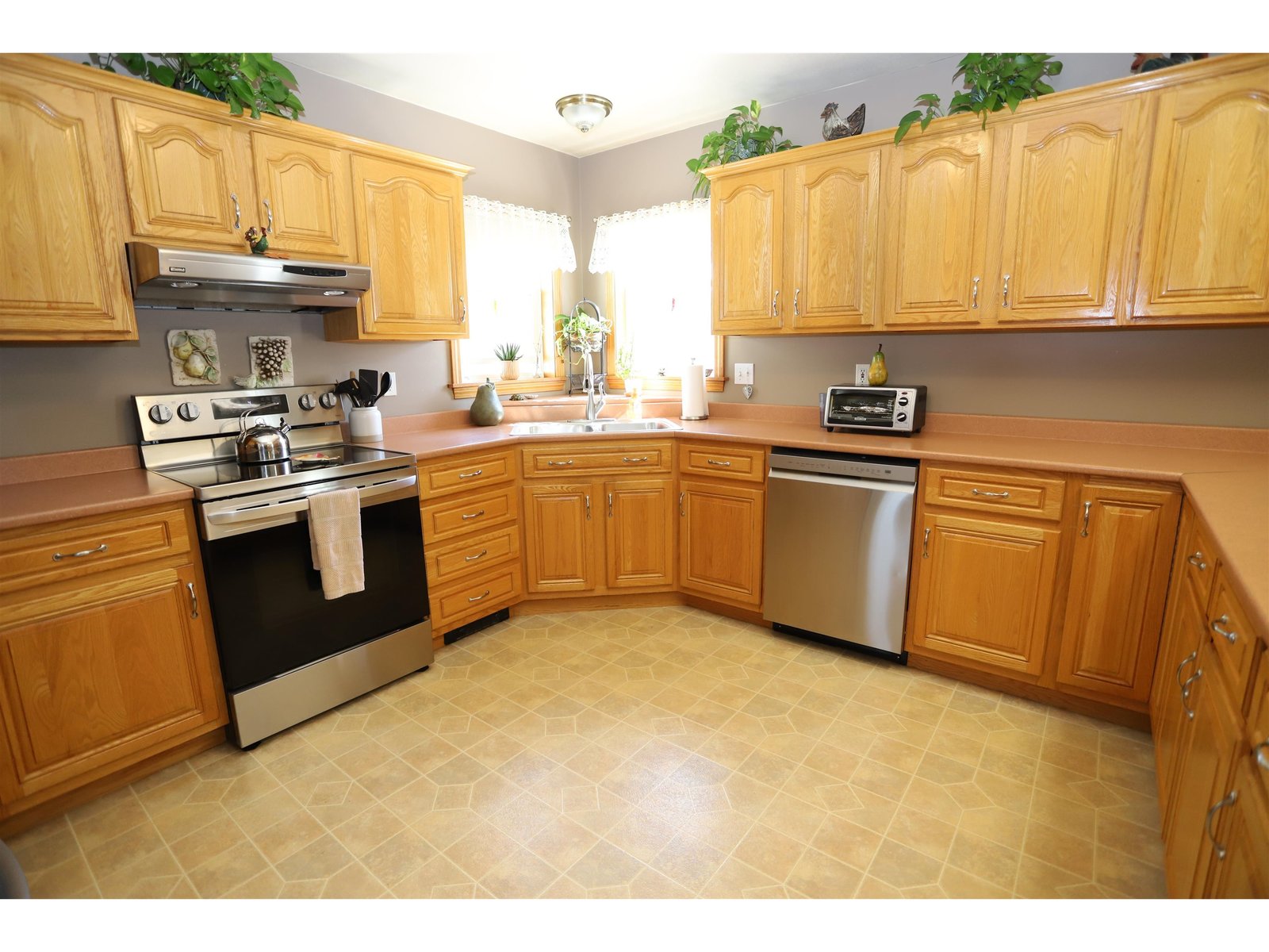 Plenty of Cabinetry