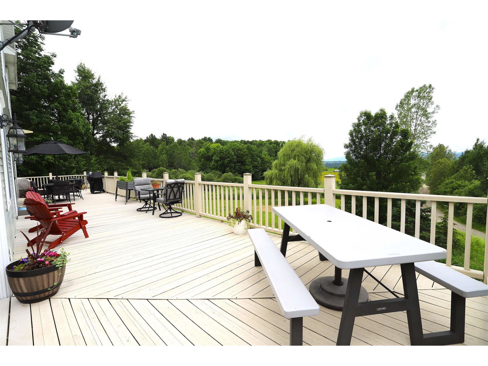 Wraparound Deck