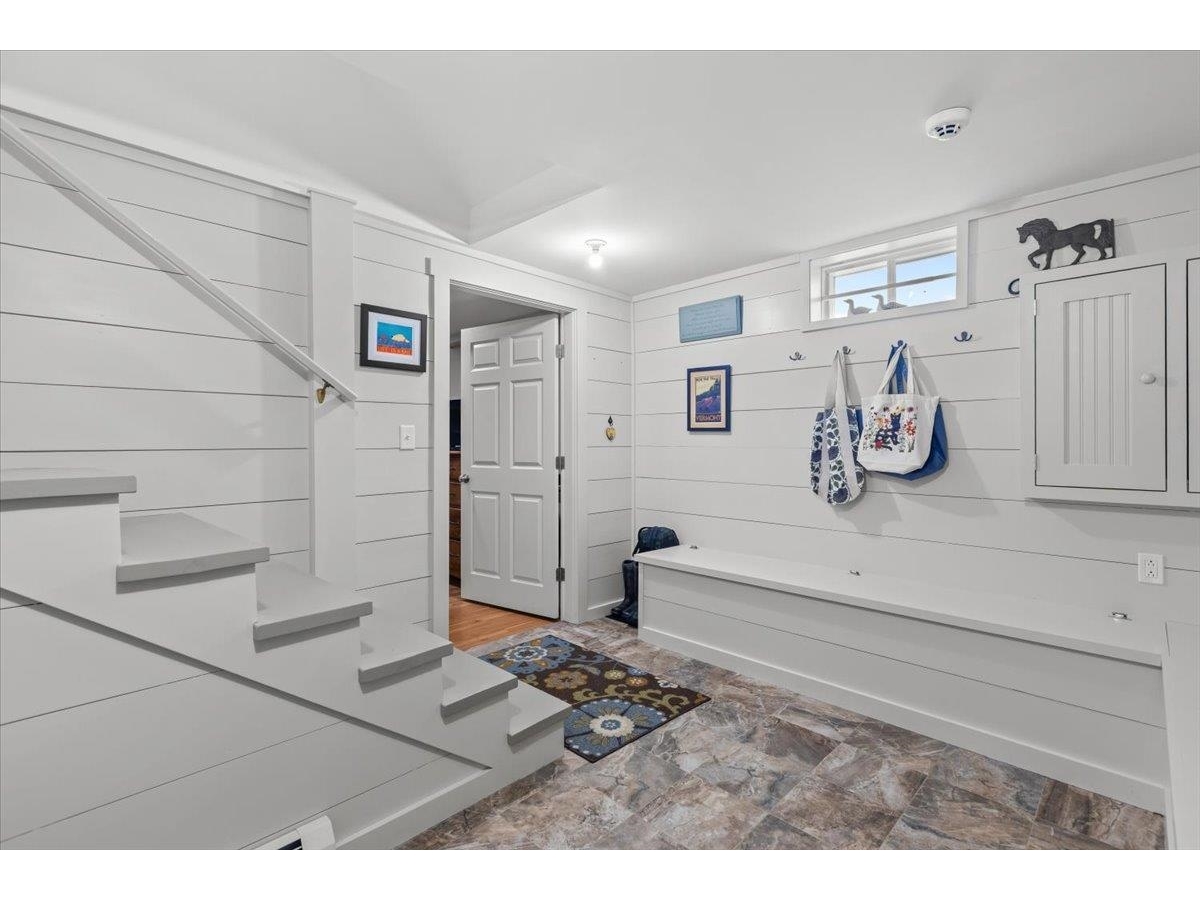 Cellar mudroom, storage