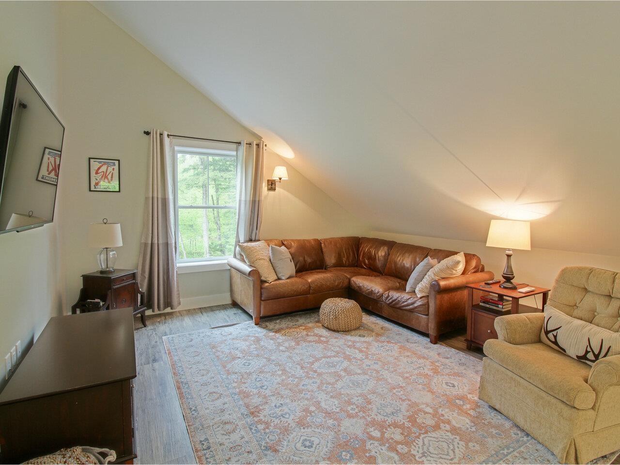 2nd Floor Den