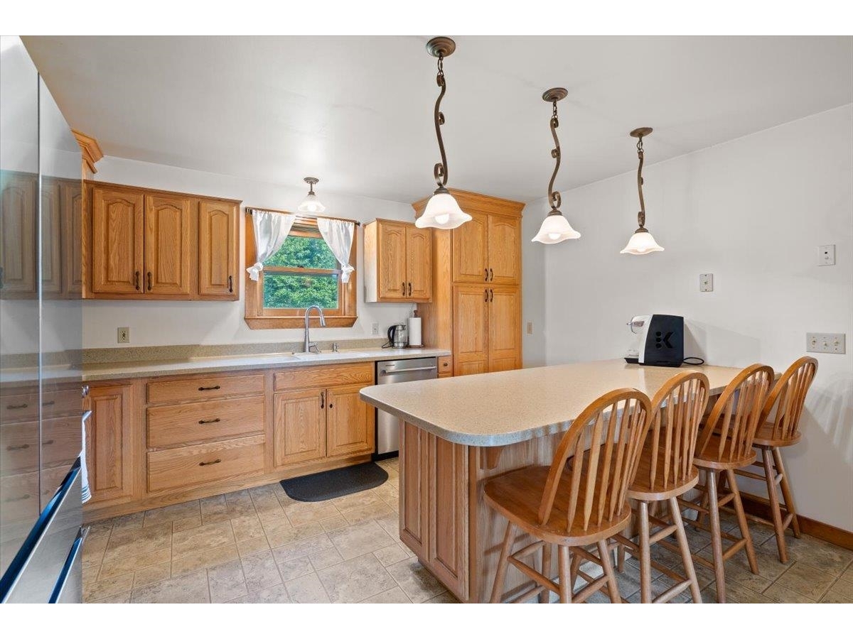 1585 Country Club Road