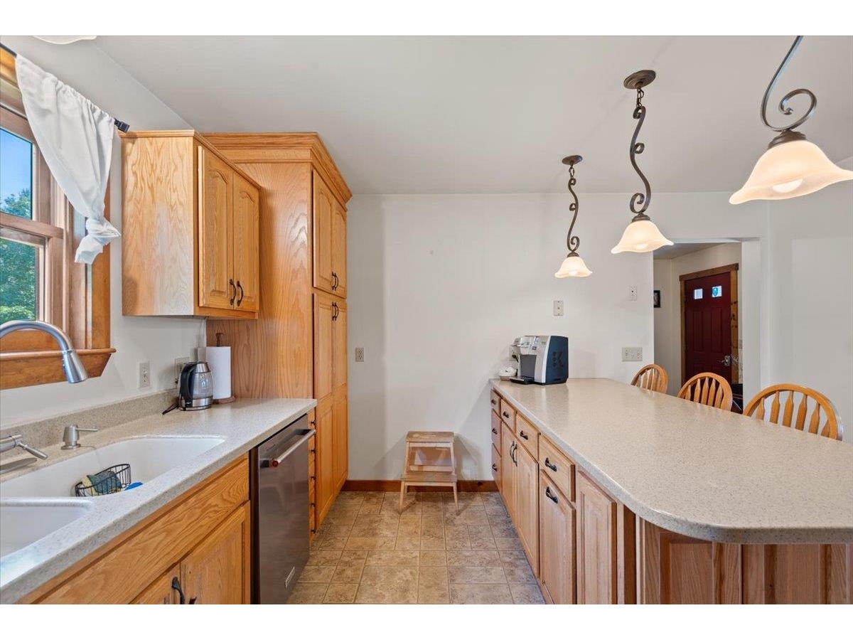 1585 Country Club Road