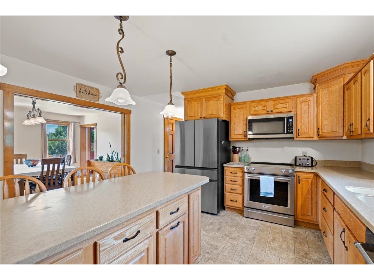1585 Country Club Road