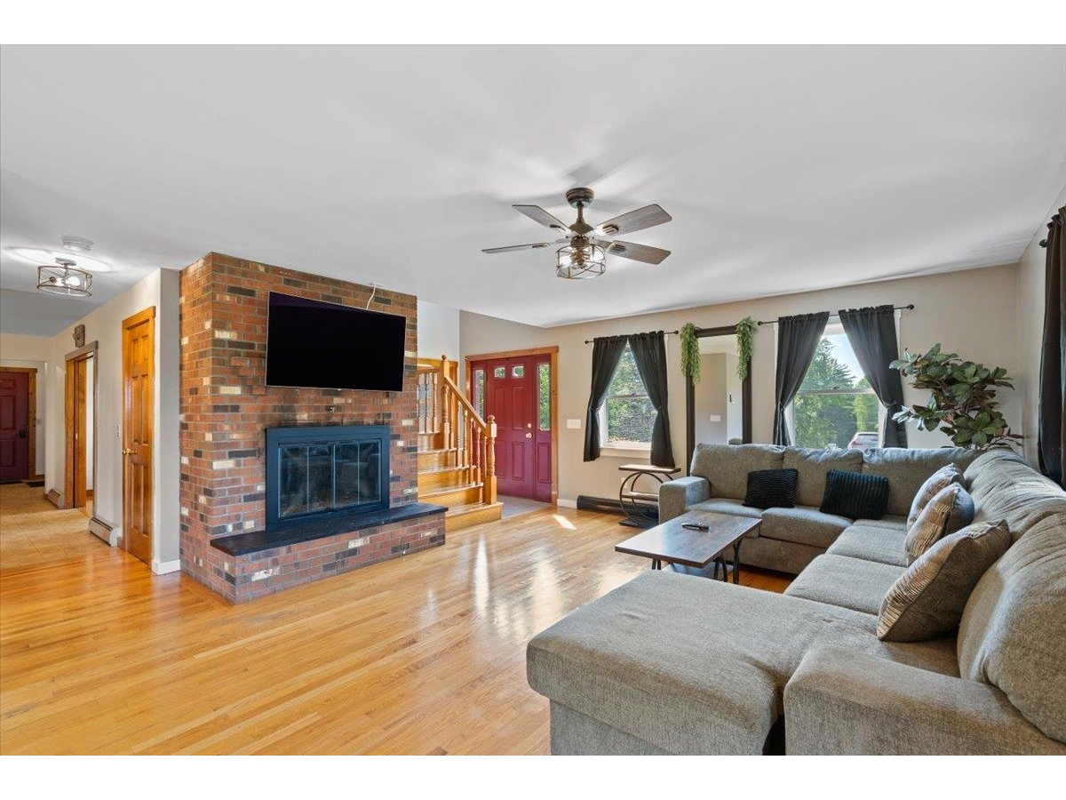 1585 Country Club Road