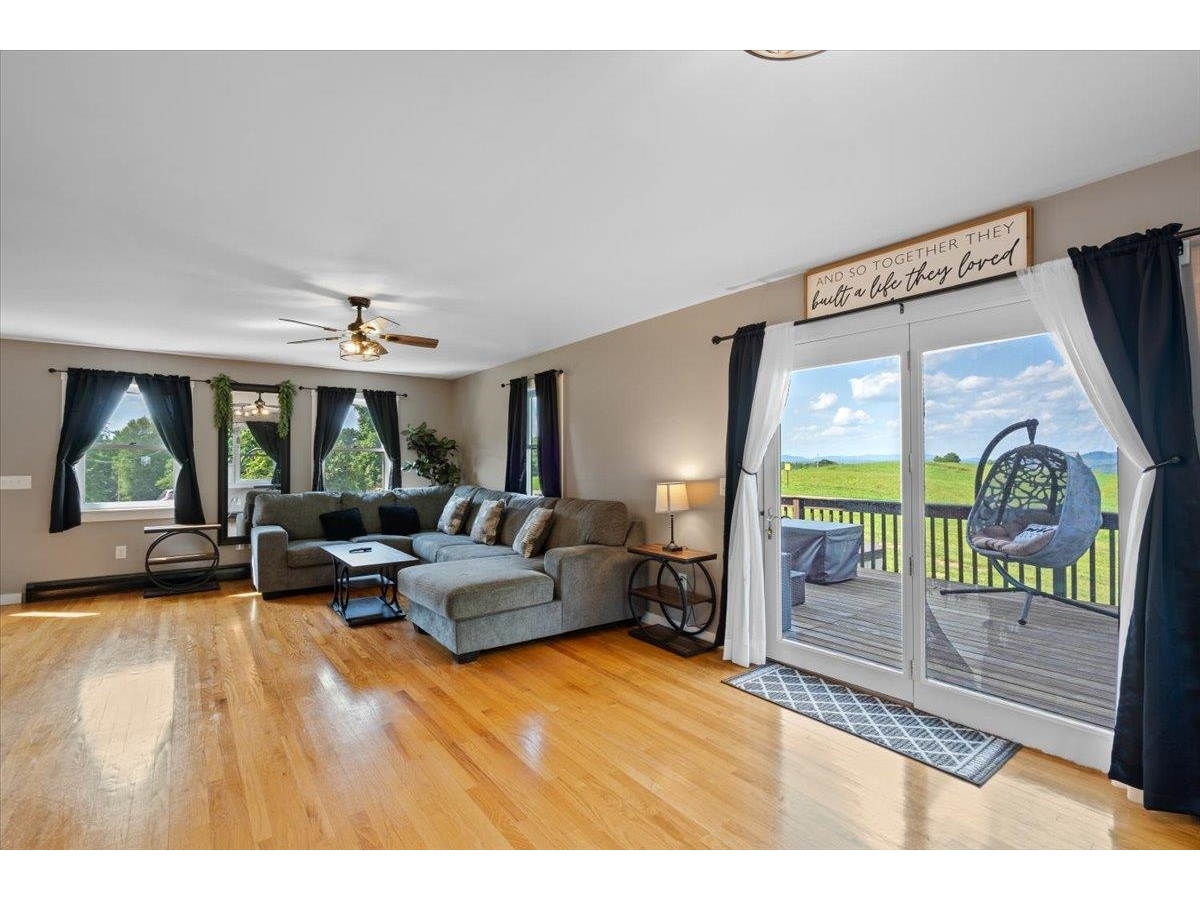 1585 Country Club Road