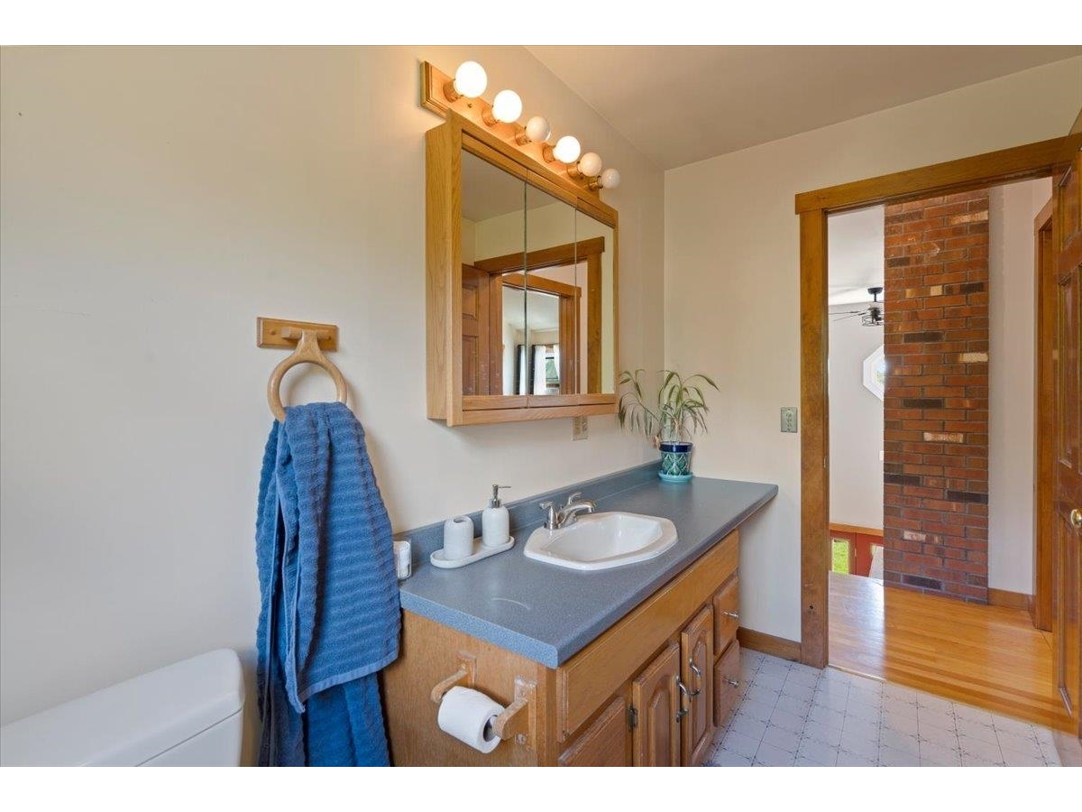 1585 Country Club Road